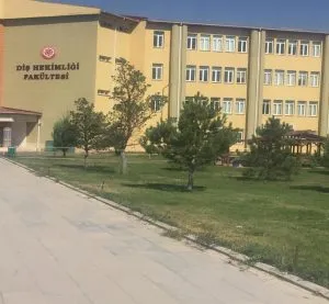 Cumhuriyet Üniversitesi Diş Fakültesi Hastanesi