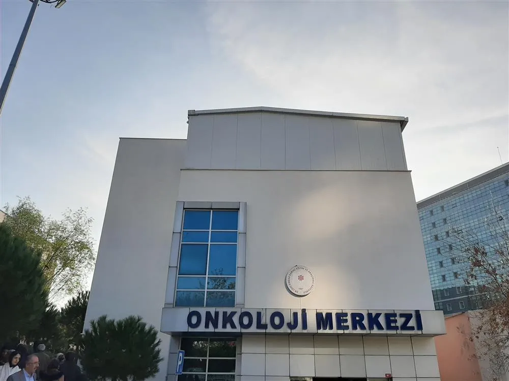 Dr. Lütfi Kırdar Şehir Hastanesi Onkoloji Binası