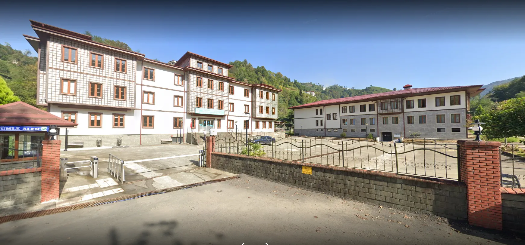 Recep Tayyip Erdoğan Üniversitesi Güneysu Fizik Tedavi ve Rehabilitasyon Merkezi