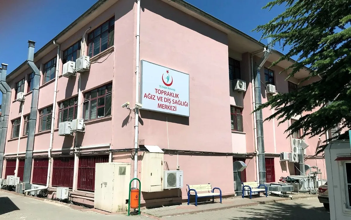 Topraklık Ağız ve Diş Sağlığı Hastanesi